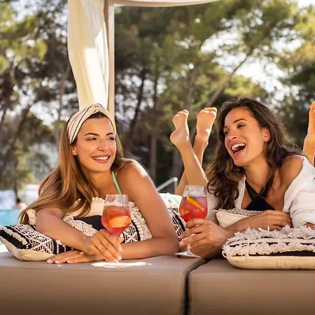 Places Hvar By Valamar מלון
