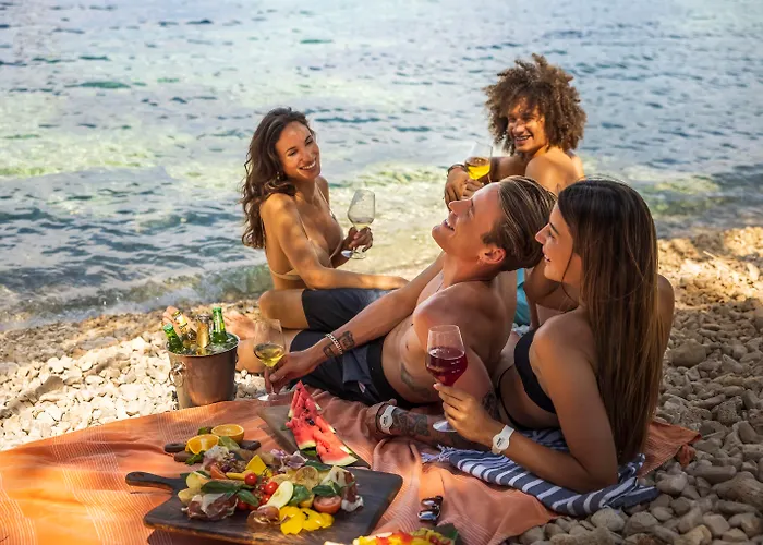 Places Hvar By Valamar Hotel