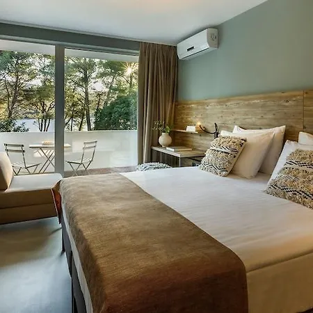 Hotel Places Hvar By Valamar 3*
