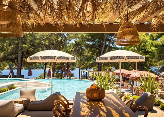 Places Hvar By Valamar Отель Стари Град